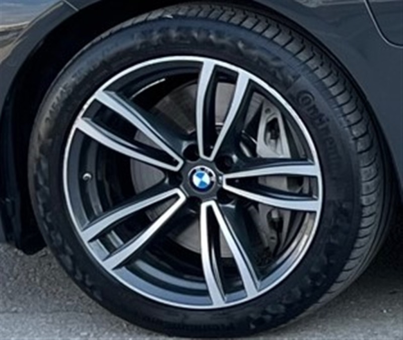 BMW 745 Le xDrive Sedan, снимка 4 - Автомобили и джипове - 46456550