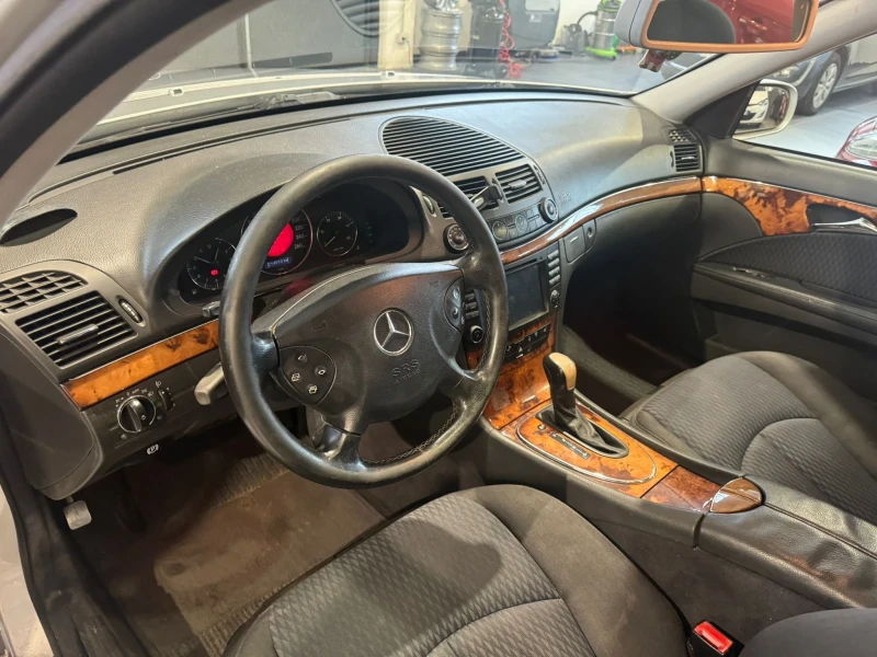 Mercedes-Benz E 220 2.2CDI-150k.Автоматик, Реални км.214 Хил., снимка 8 - Автомобили и джипове - 47525066