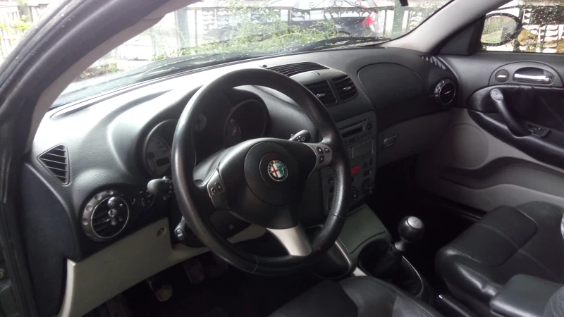 Alfa Romeo Gt 1.9jtd, снимка 2 - Автомобили и джипове - 47556362