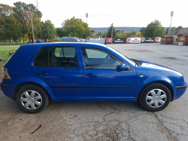 VW Golf 1.6, снимка 6 - Автомобили и джипове - 47560161