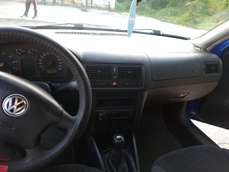 VW Golf 1.6, снимка 11 - Автомобили и джипове - 47560161