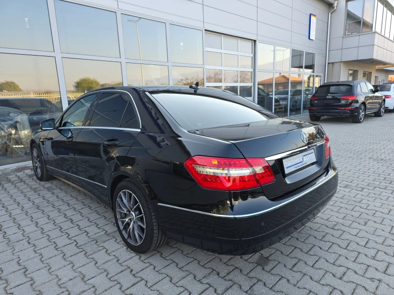 Mercedes-Benz E 220 AVANTGARDE!! , снимка 8 - Автомобили и джипове - 47731407