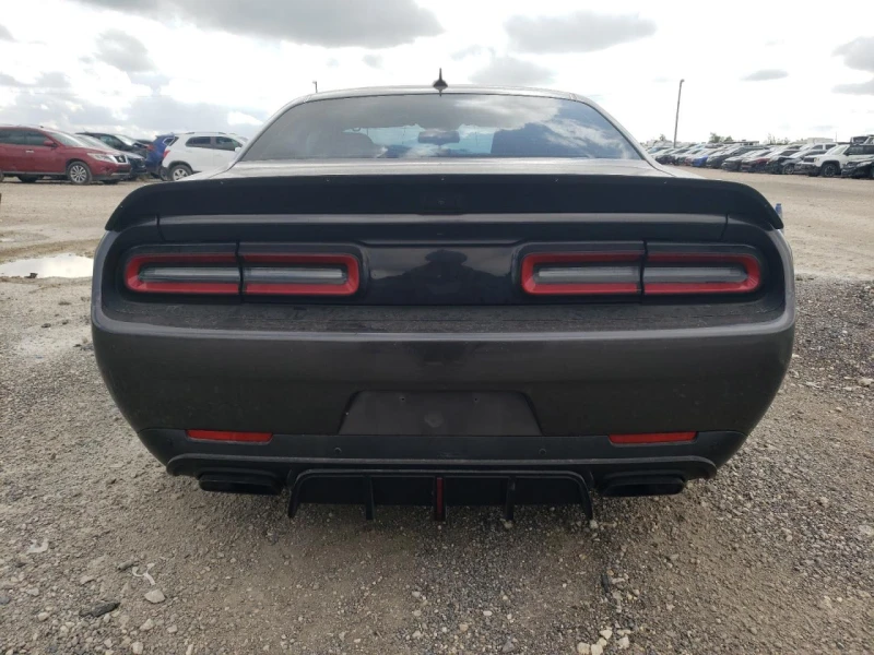 Dodge Challenger 6.2L 8 Rear-wheel drive, снимка 6 - Автомобили и джипове - 48413806