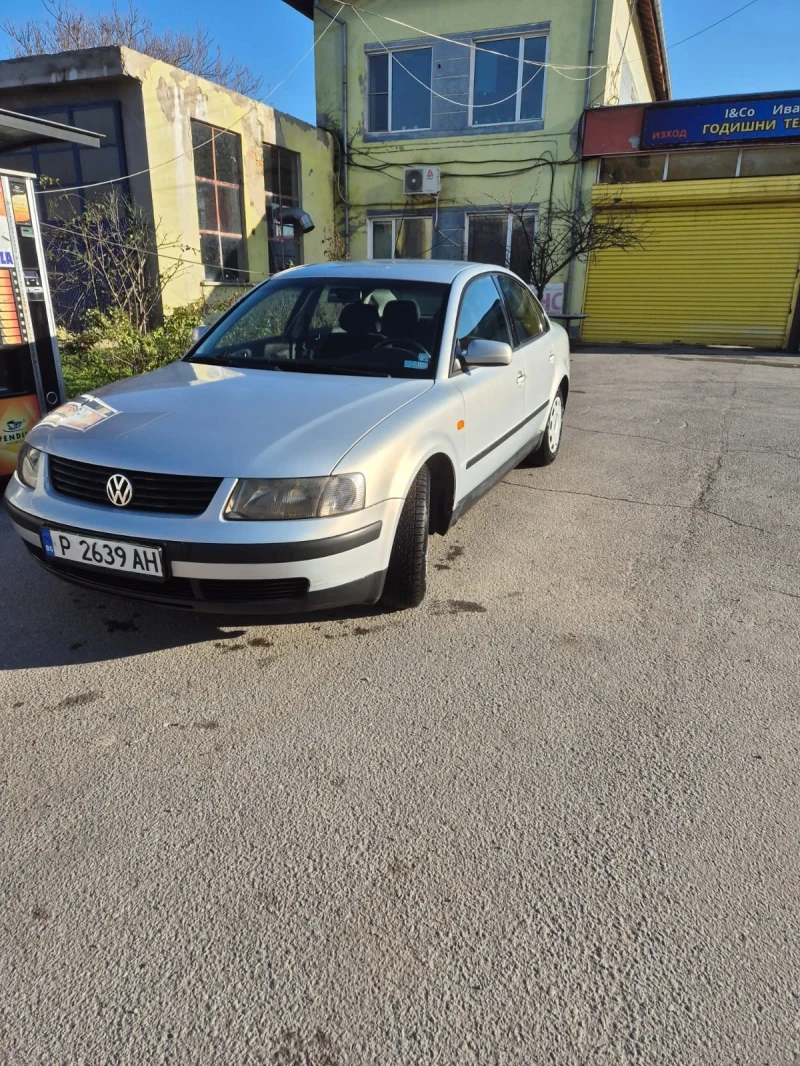 VW Passat, снимка 1 - Автомобили и джипове - 49124745