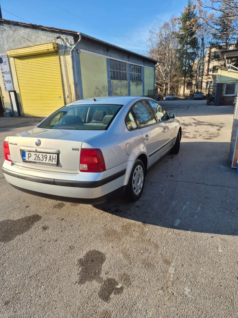 VW Passat, снимка 4 - Автомобили и джипове - 49124745