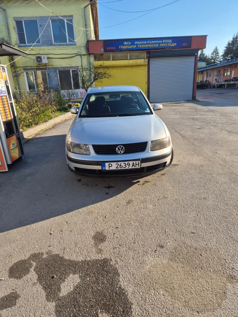 VW Passat, снимка 2 - Автомобили и джипове - 49124745