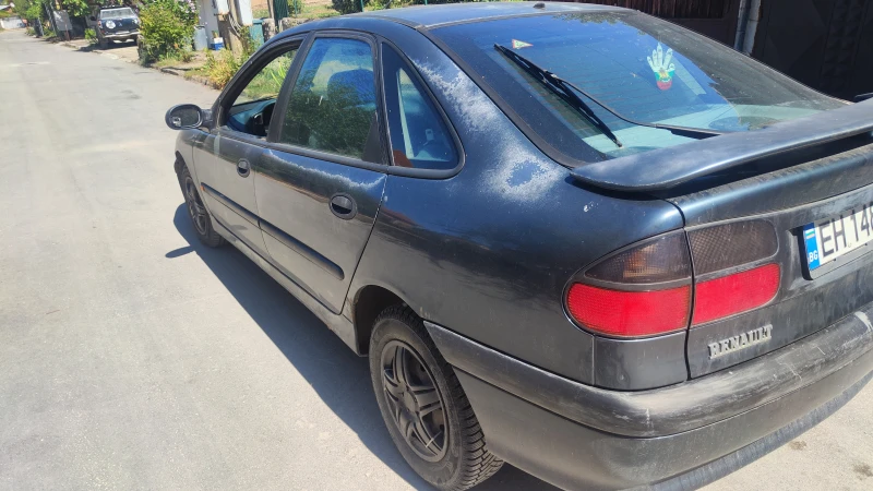 Renault Laguna 2.0 RXE, снимка 1 - Автомобили и джипове - 49433902