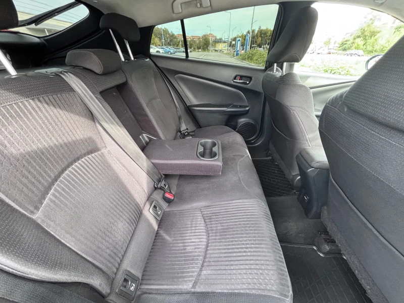 Toyota Prius 1.8, снимка 6 - Автомобили и джипове - 51794773