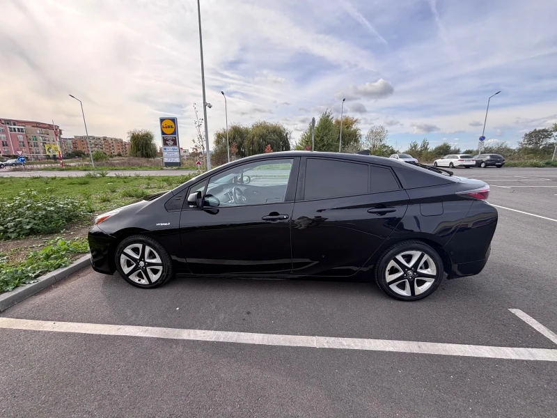 Toyota Prius 1.8, снимка 3 - Автомобили и джипове - 51794773