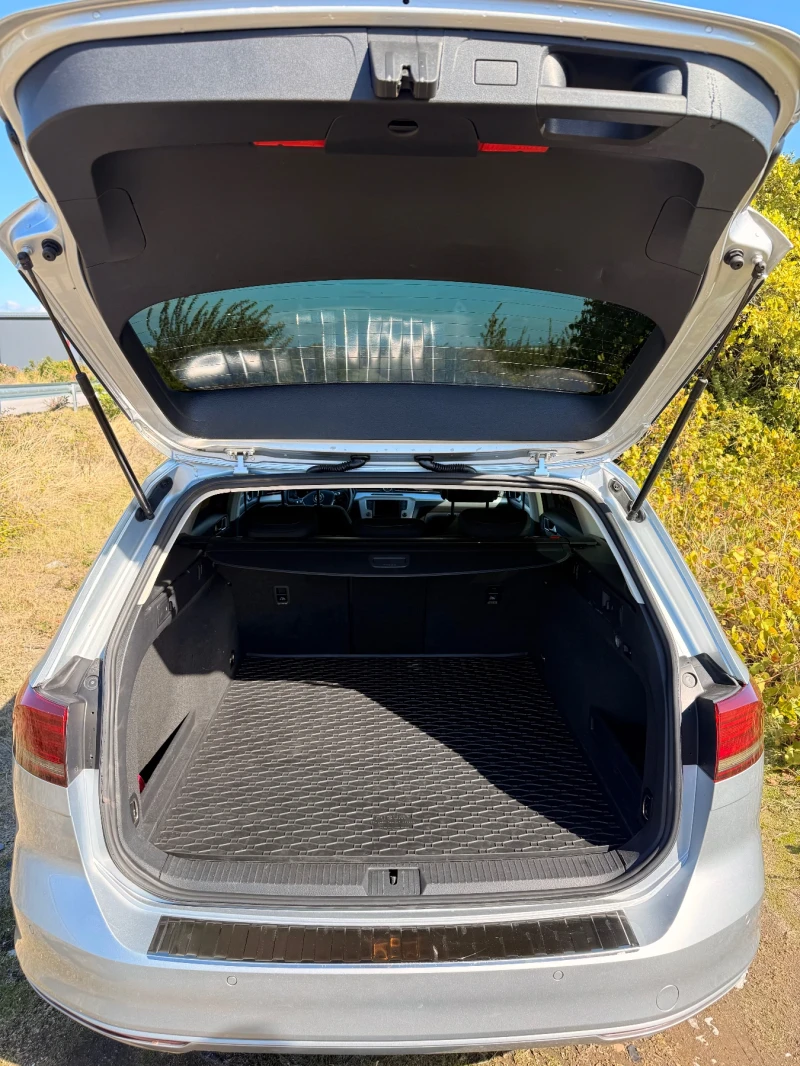 VW Passat B8 1.6TDi Distronic, снимка 10 - Автомобили и джипове - 52498414