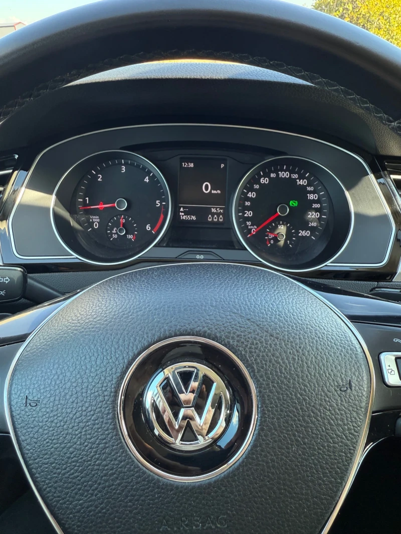 VW Passat B8 1.6TDi Distronic, снимка 6 - Автомобили и джипове - 52498414