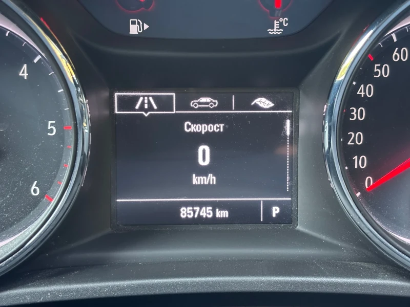 Opel Insignia Grand Sport, снимка 9 - Автомобили и джипове - 52154451