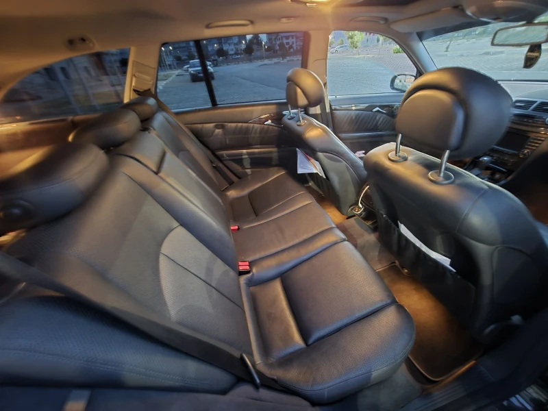 Mercedes-Benz E 500 E500 4MATIC, снимка 12 - Автомобили и джипове - 52346970