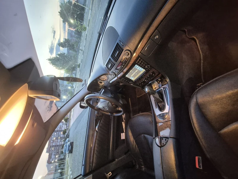 Mercedes-Benz E 500 E500 4MATIC, снимка 14 - Автомобили и джипове - 52346970
