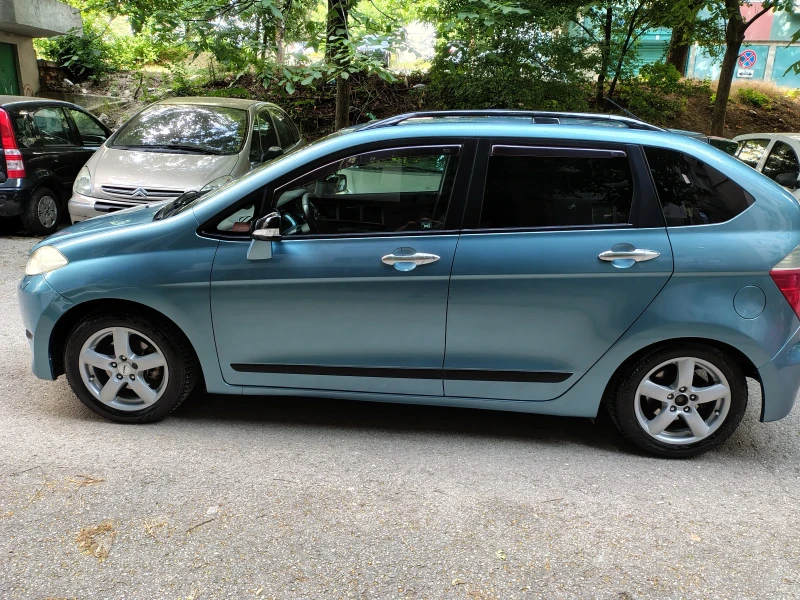 Honda Fr-v Няма туниг, снимка 3 - Автомобили и джипове - 52465865