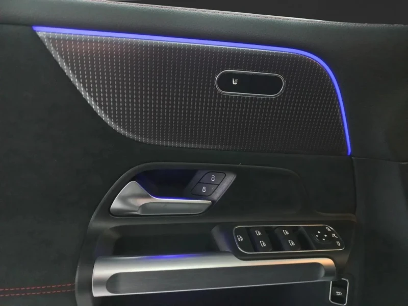 Mercedes-Benz EQB 300 4Matic AMG Line, снимка 7 - Автомобили и джипове - 52721272