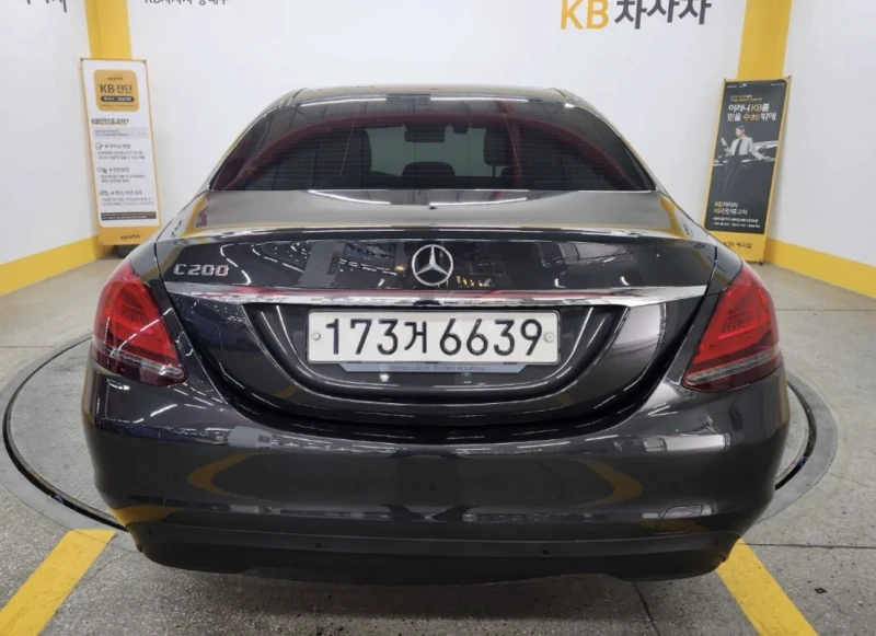 Mercedes-Benz C 200 AMG* PACK* ПОДГРЕВ* КАМЕРА* КЕЙЛЕС* , снимка 6 - Автомобили и джипове - 53361436