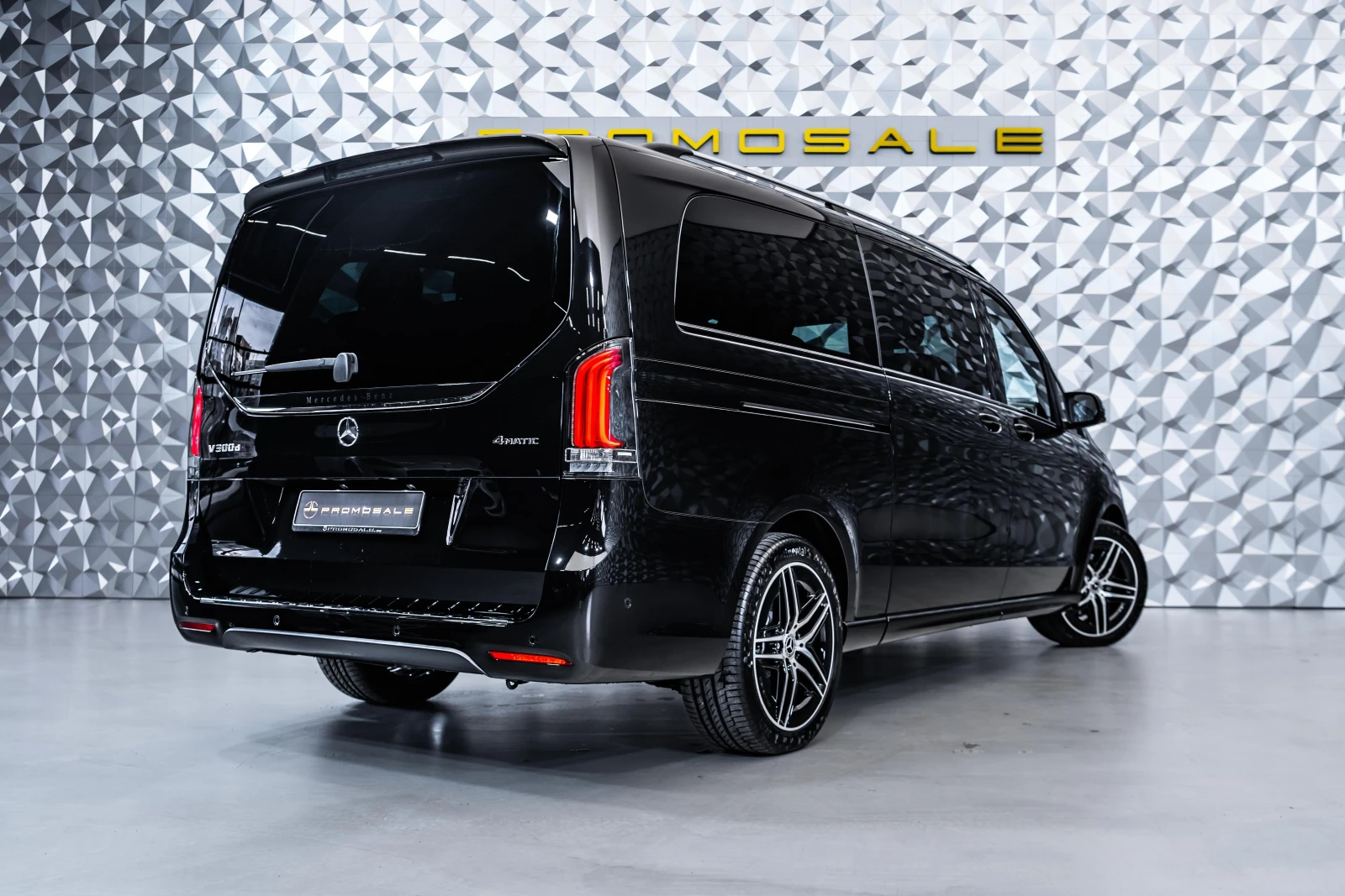Mercedes-Benz V 300 4M Extra Lang  * Luxury  * Airmatic * Burmester *  - изображение 4