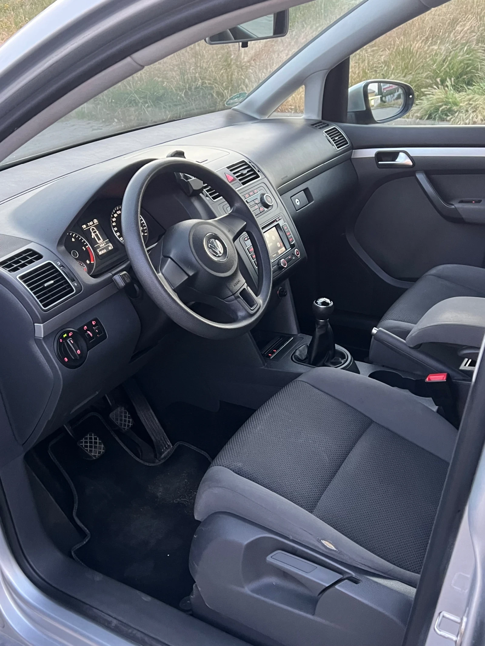 VW Touran 1.6 TDI 128000km - изображение 10