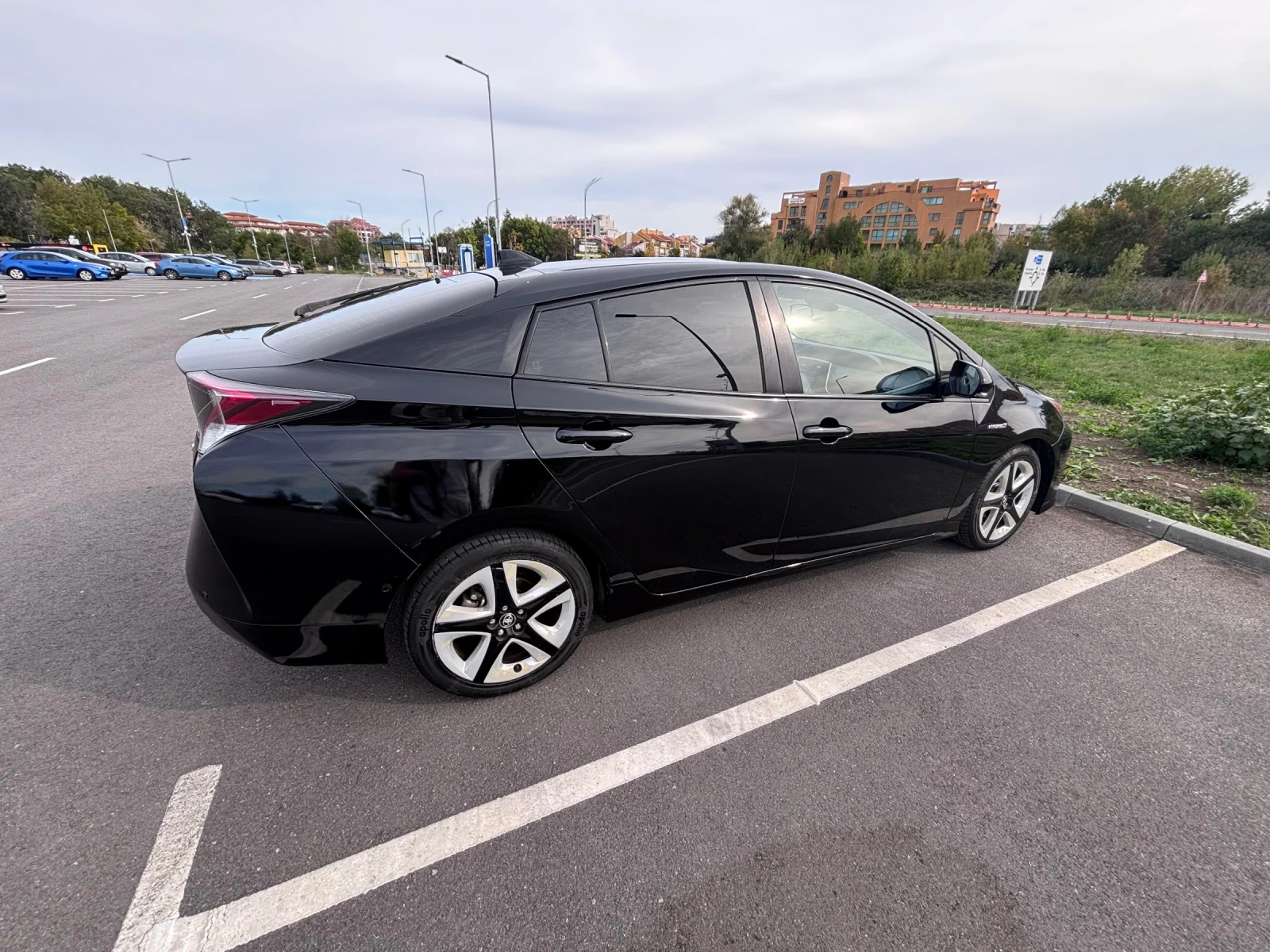 Toyota Prius 1.8 - изображение 5
