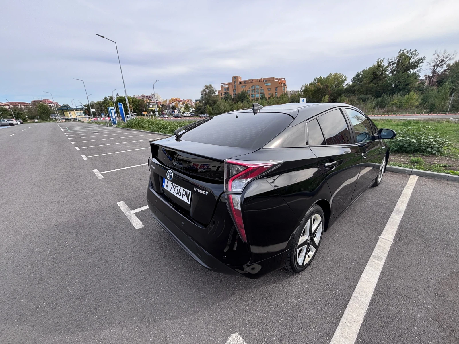 Toyota Prius 1.8 - изображение 4