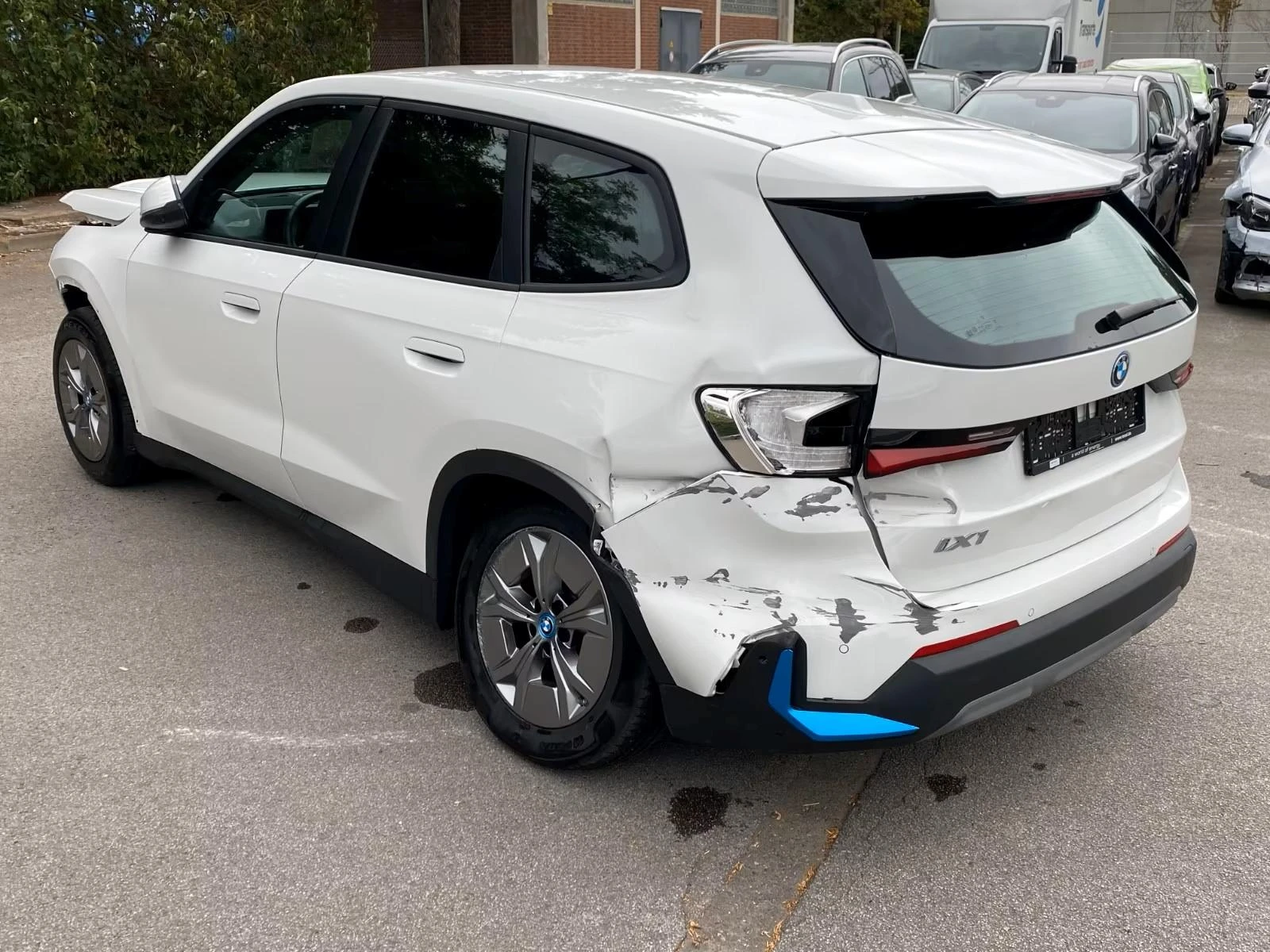 BMW iX1 30xDrive Head-up, 360 surround view - изображение 10