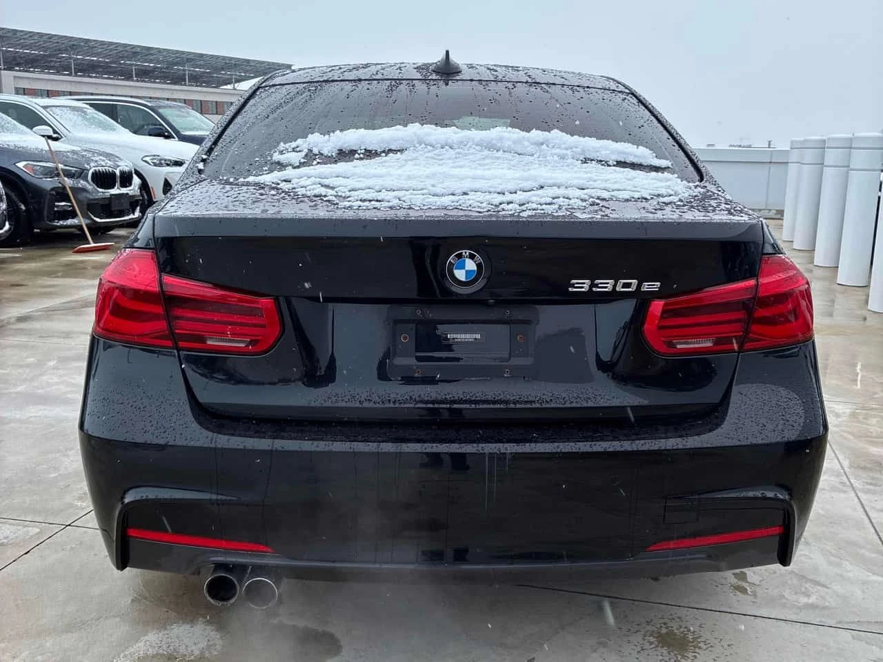 BMW 330 * 330e * CARFAX * КОМПЛЕКТ ГУМИ * ШИБИДАХ * ПОДГРЕ - изображение 4