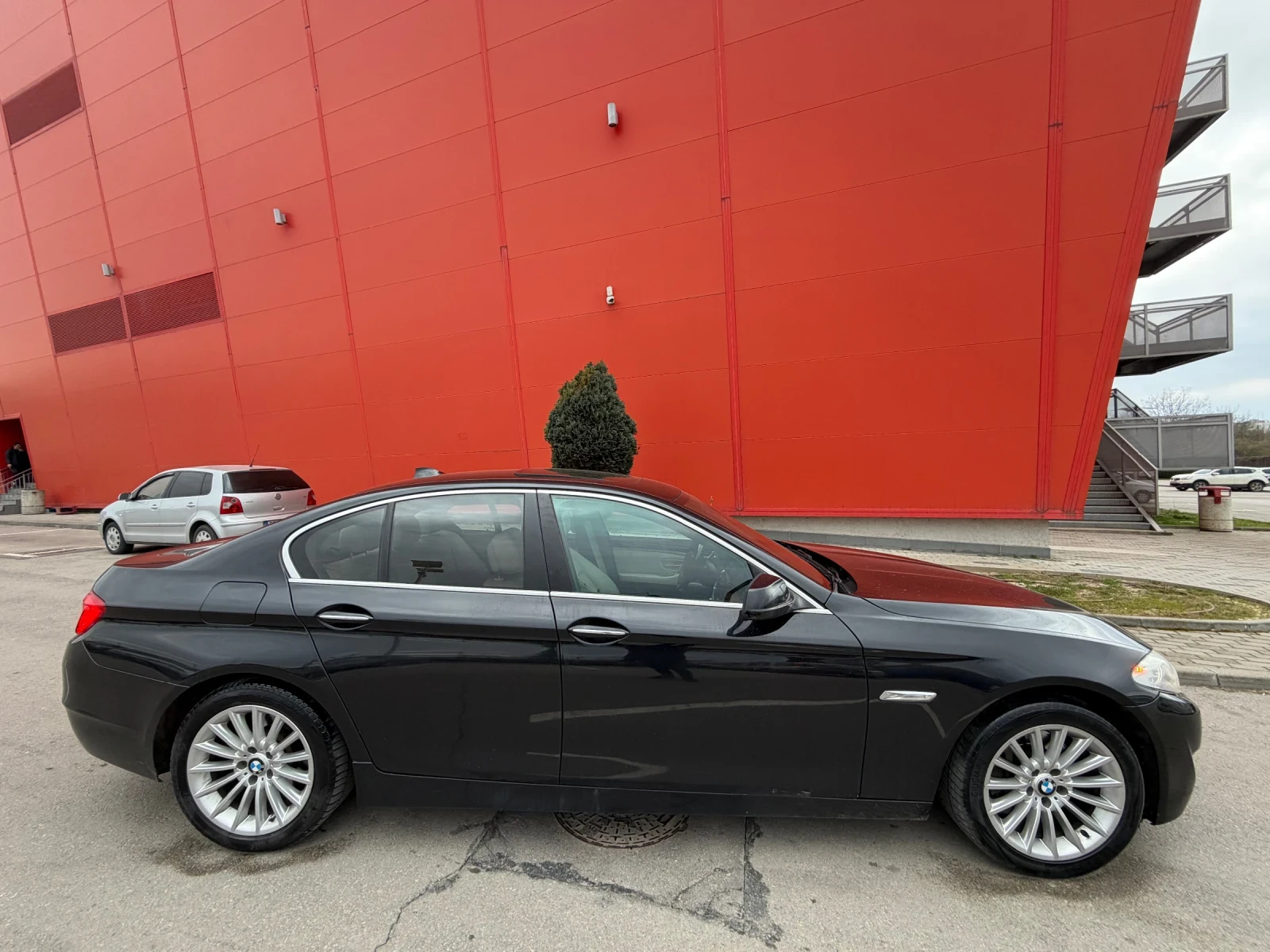 BMW 530 3.0D* КОЖА* 8ск, снимка 4 - Автомобили и джипове - 53999883