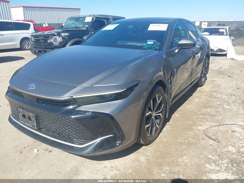 Toyota Crown 2.5l Xle, снимка 2 - Автомобили и джипове - 54318456