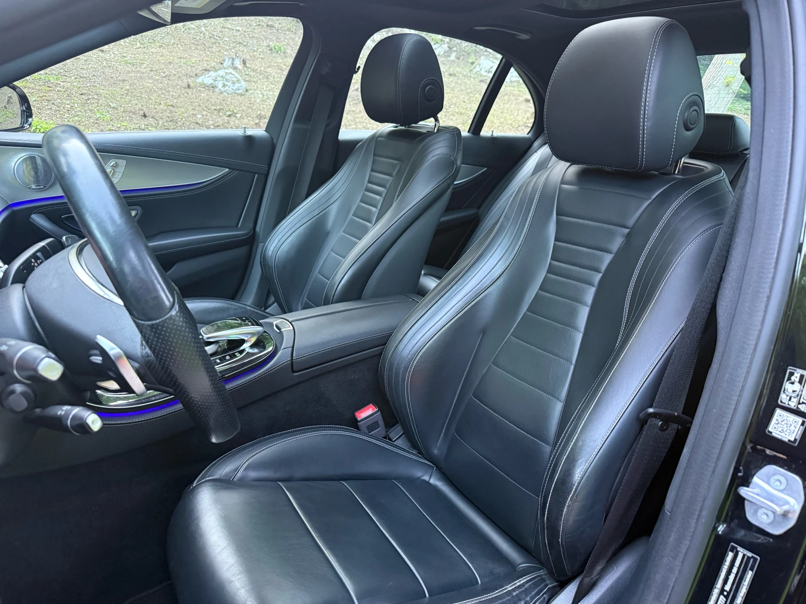 Mercedes-Benz E 350 4MATIC* PANO* CAM360* DIST* AMG-LINE* 9G* , снимка 9 - Автомобили и джипове - 54717379