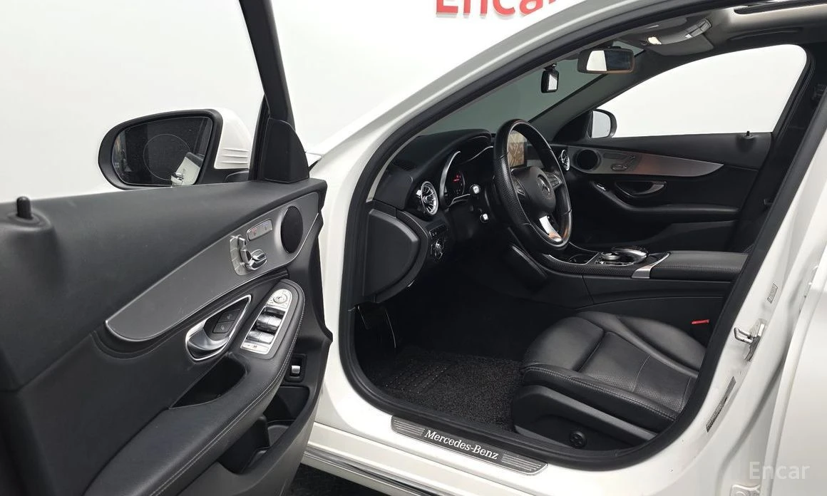 Mercedes-Benz C 220, снимка 10 - Автомобили и джипове - 54957724