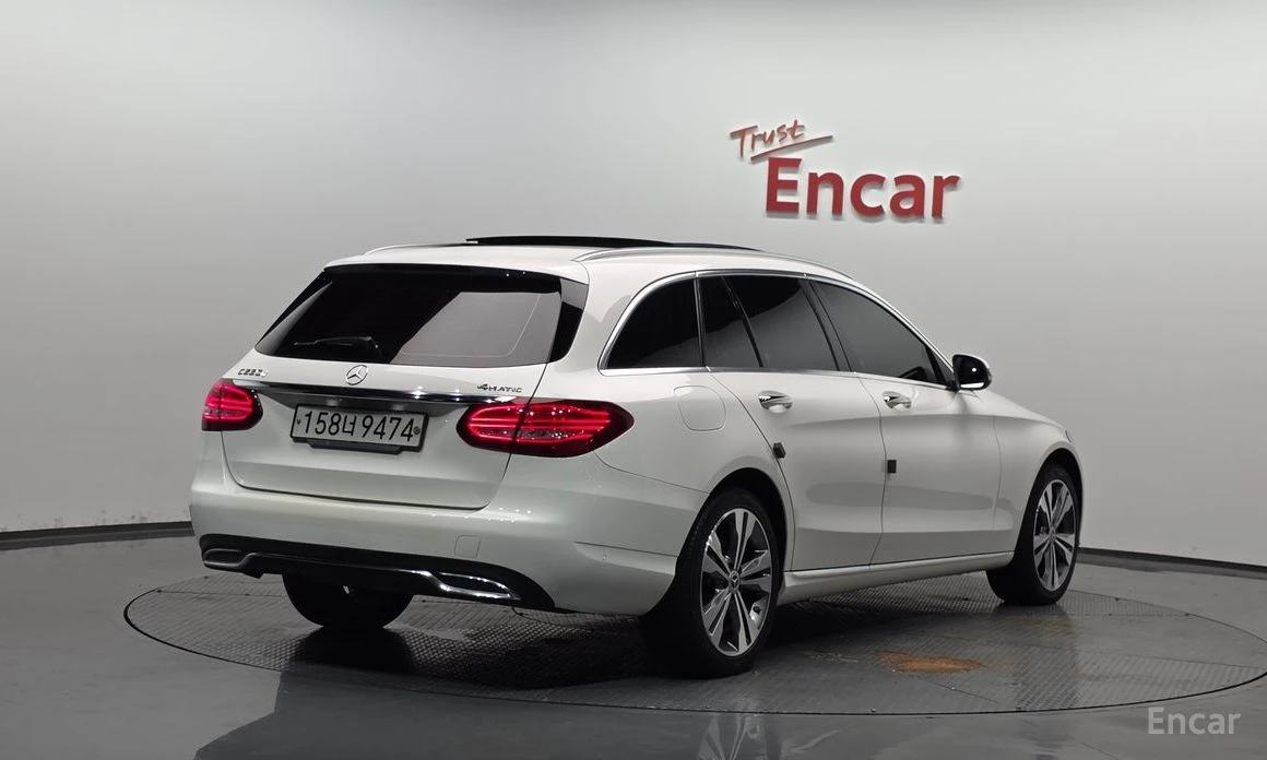 Mercedes-Benz C 220, снимка 2 - Автомобили и джипове - 54957724