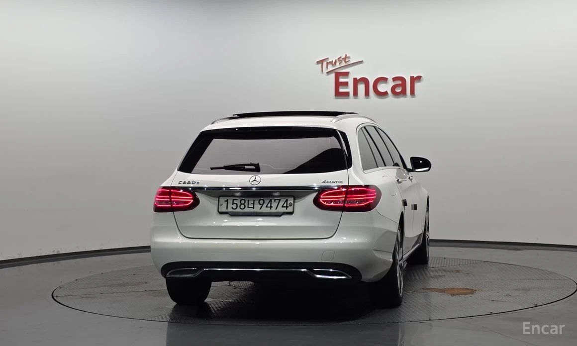 Mercedes-Benz C 220, снимка 4 - Автомобили и джипове - 54957724