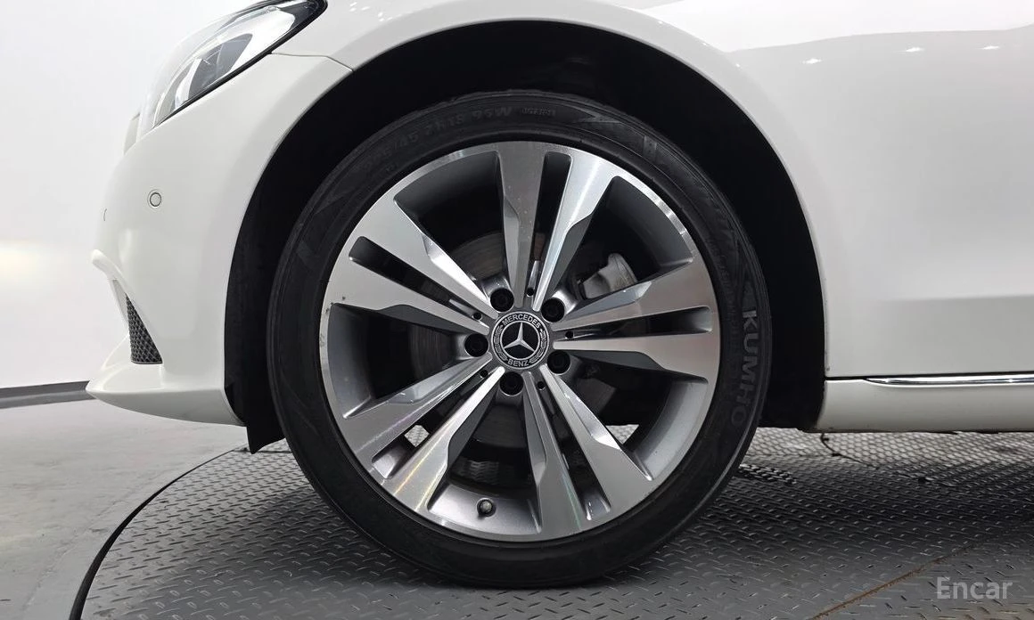 Mercedes-Benz C 220, снимка 5 - Автомобили и джипове - 54957724