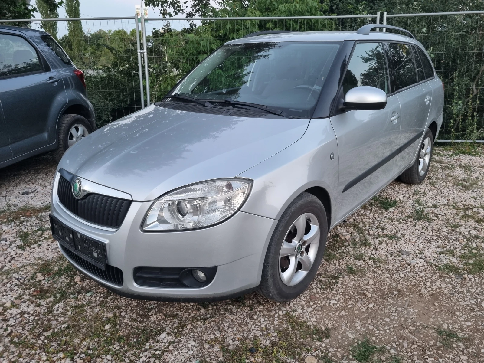 Skoda Fabia 1.6i ESKLUZIVE АУТОМАТ 