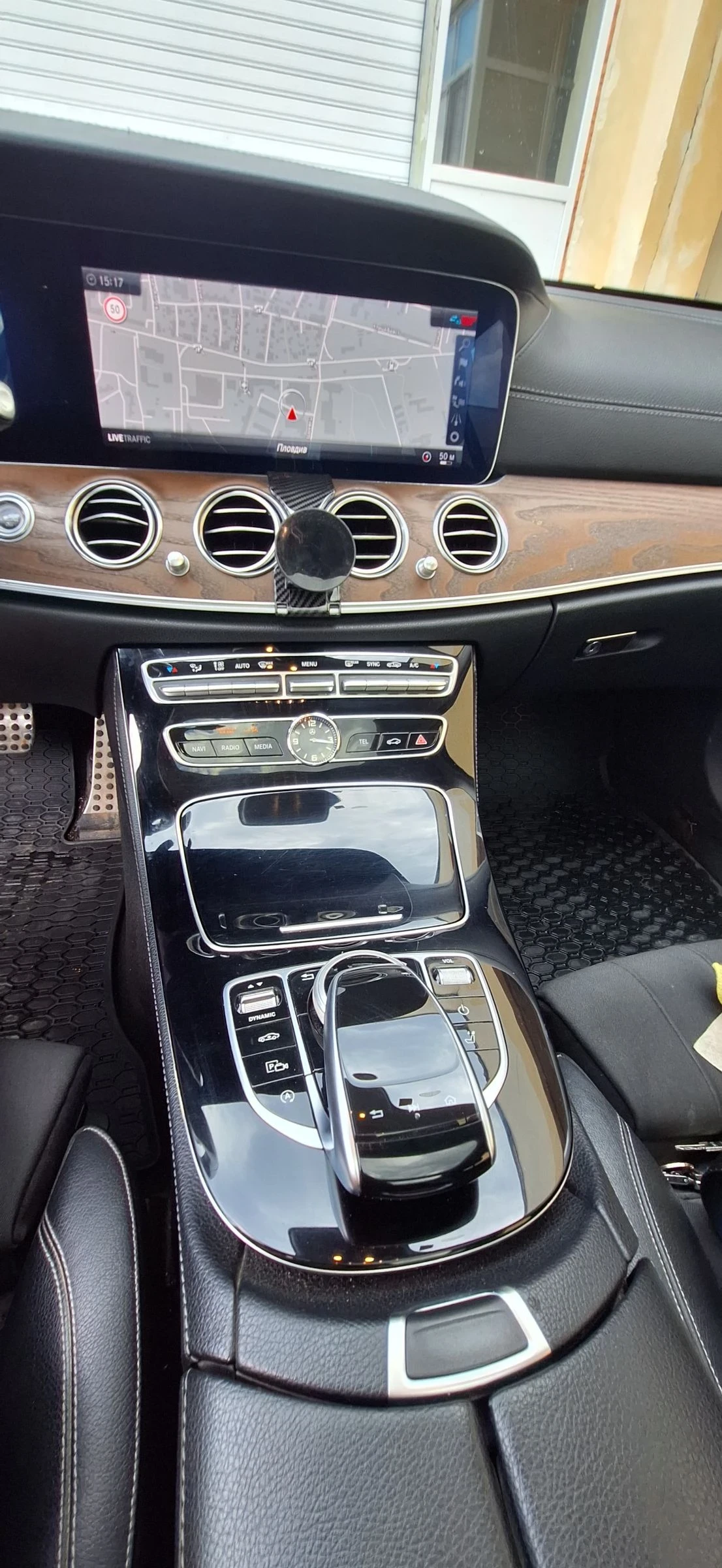 Mercedes-Benz E 220 All terrain панорама , снимка 11 - Автомобили и джипове - 55071840