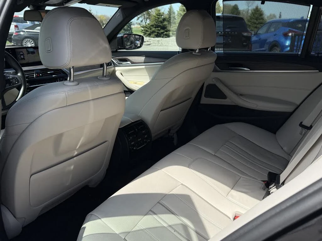 BMW 530 i xDrive* M SPORT* HARMAN KARDON* DISTRONIC* 360* , снимка 15 - Автомобили и джипове - 55284430