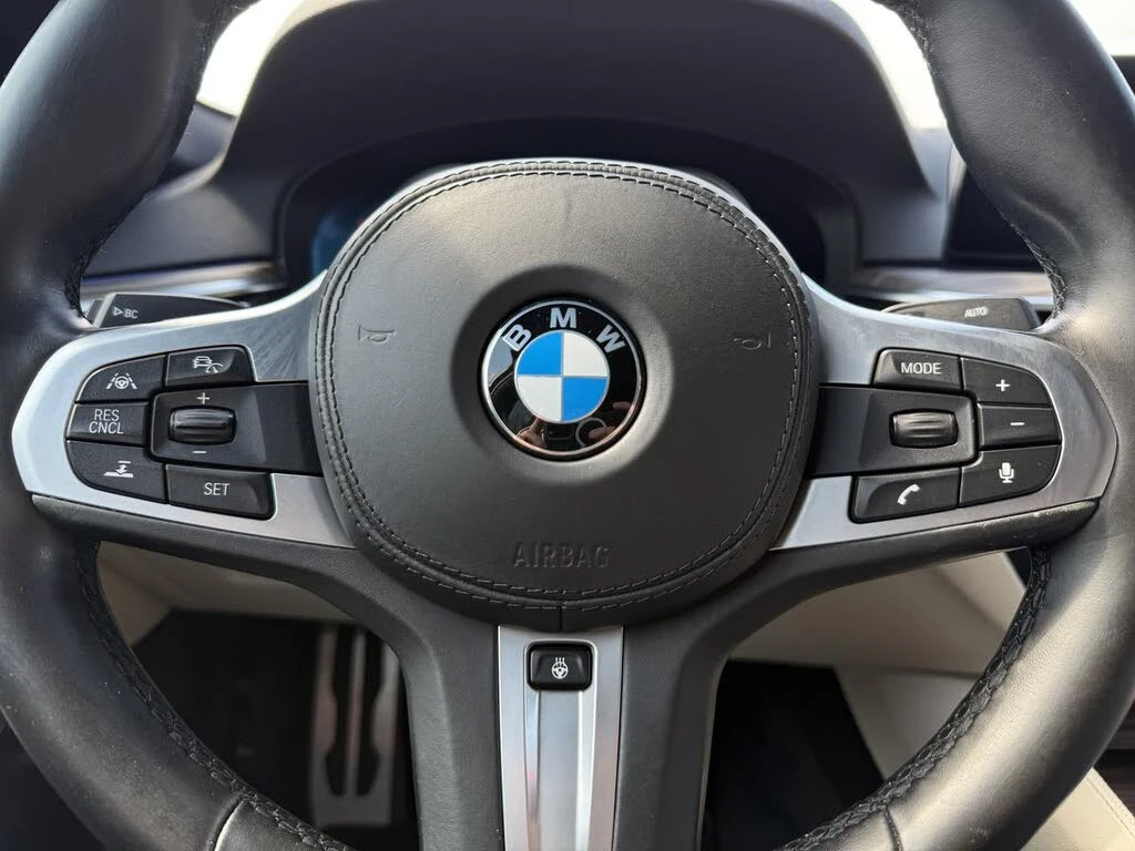 BMW 530 i xDrive* M SPORT* HARMAN KARDON* DISTRONIC* 360* , снимка 11 - Автомобили и джипове - 55284430