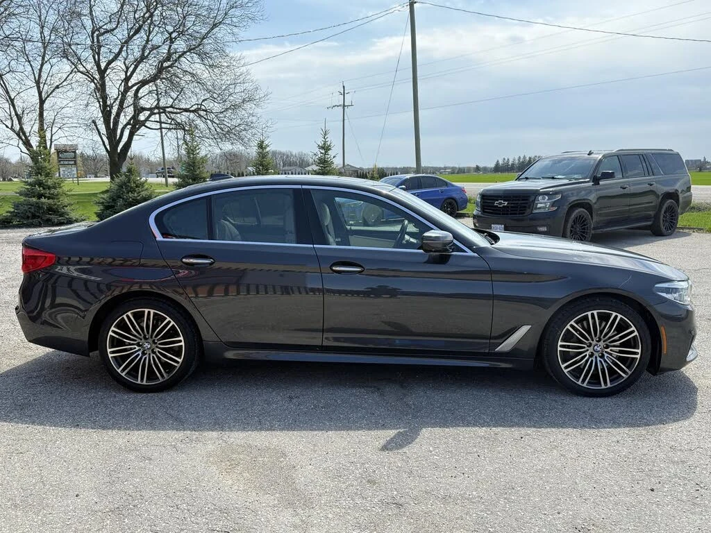 BMW 530 i xDrive* M SPORT* HARMAN KARDON* DISTRONIC* 360* , снимка 4 - Автомобили и джипове - 55284430