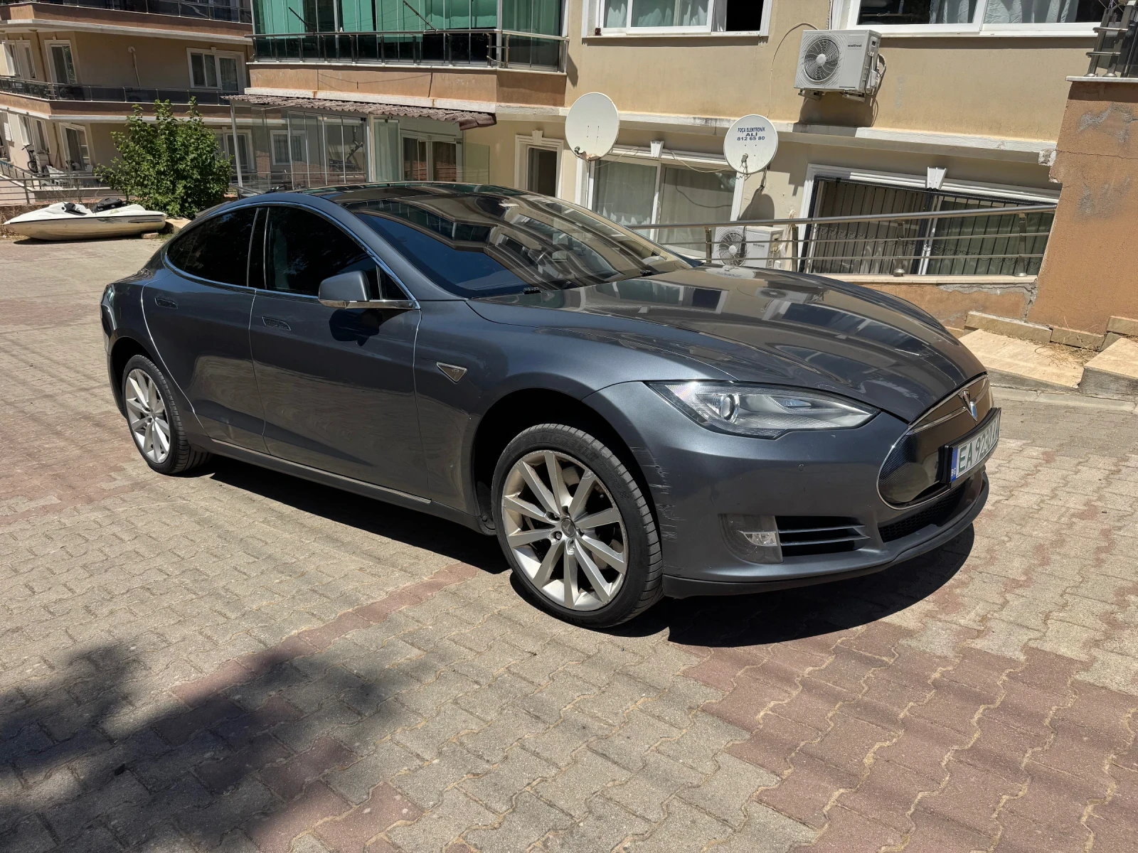 Tesla Model S P85+ , снимка 3 - Автомобили и джипове - 55500251
