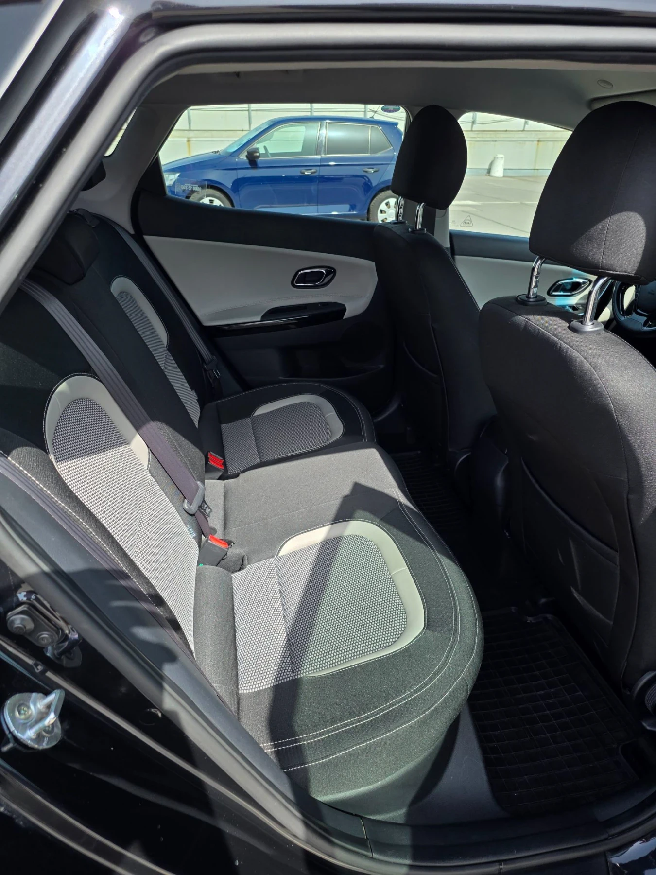Kia Ceed 1.6 Crdi, снимка 7 - Автомобили и джипове - 55856703