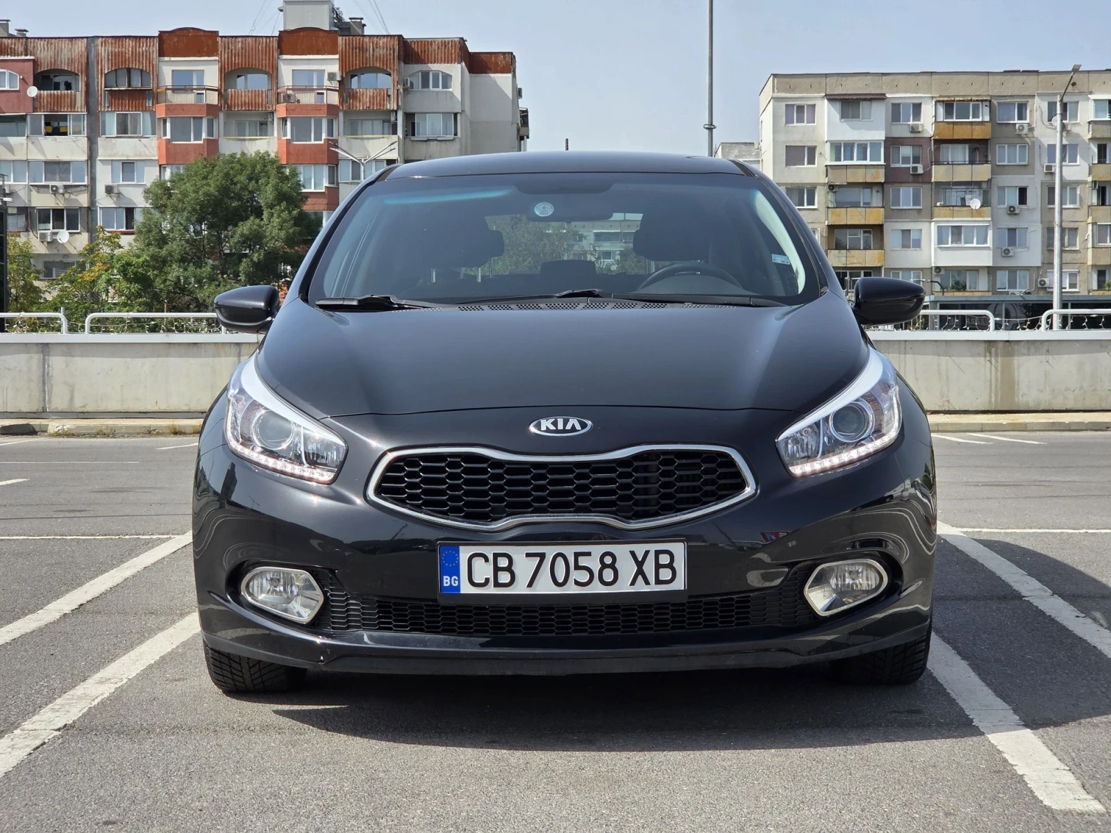 Kia Ceed 1.6 Crdi, снимка 2 - Автомобили и джипове - 55856703