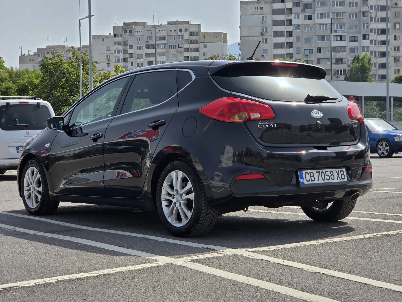 Kia Ceed 1.6 Crdi, снимка 4 - Автомобили и джипове - 55856703
