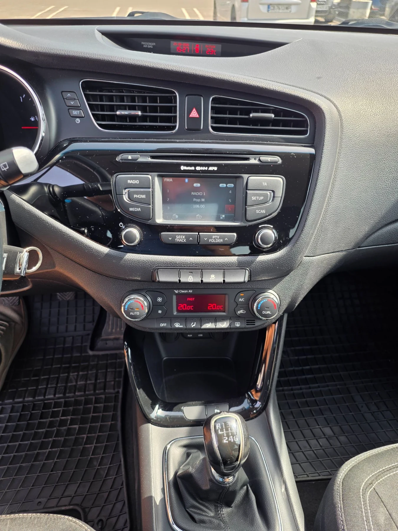 Kia Ceed 1.6 Crdi, снимка 11 - Автомобили и джипове - 55856703