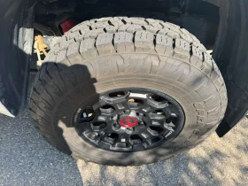 Toyota Tundra * Limited Hybrid * CARFAX * , снимка 7