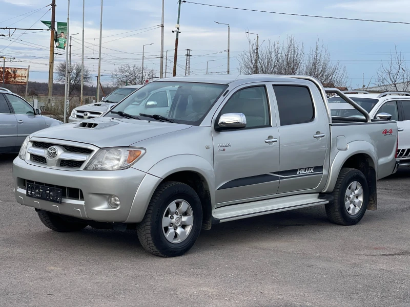 Toyota Hilux 2.5D4-D 4x4, снимка 2 - Автомобили и джипове - 48422935