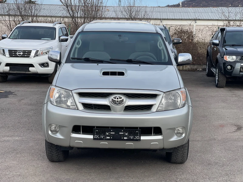 Toyota Hilux 2.5D4-D 4x4, снимка 8 - Автомобили и джипове - 48422935