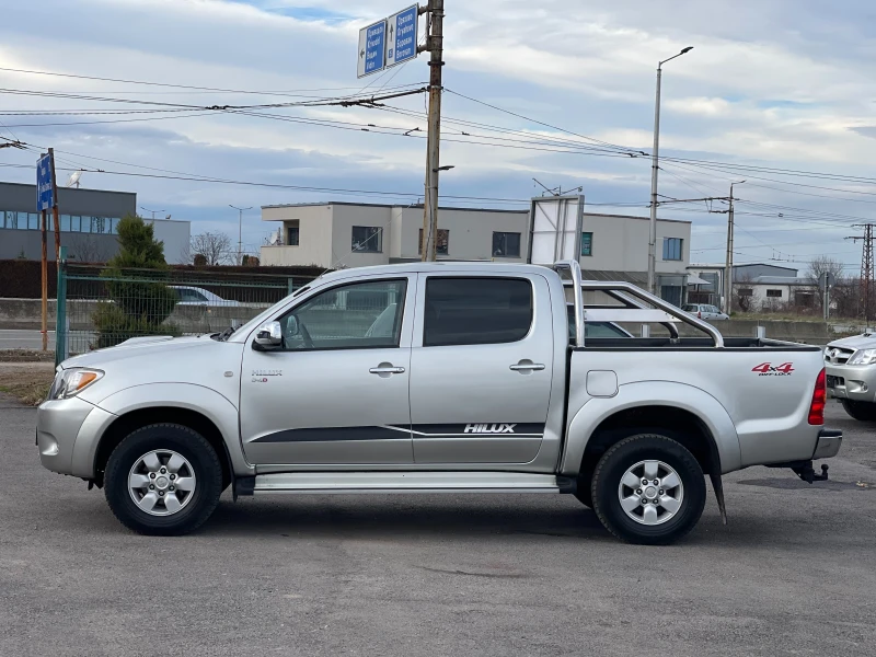 Toyota Hilux 2.5D4-D 4x4, снимка 3 - Автомобили и джипове - 48422935