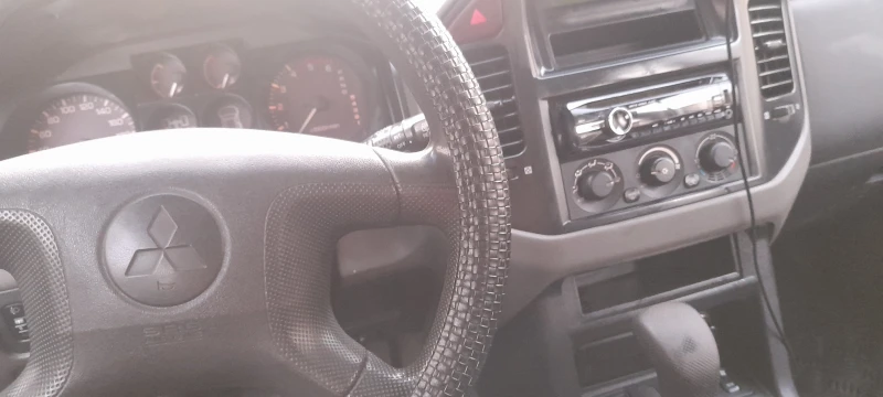 Mitsubishi Pajero, снимка 2 - Автомобили и джипове - 52752300