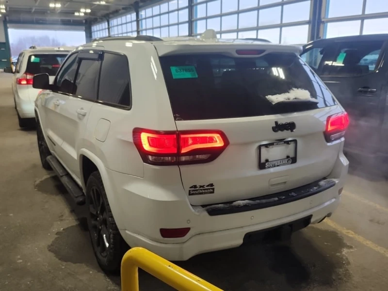 Jeep Grand cherokee 2020 ALTITUDE * CARFAX * БЕЗ ПЪРВОНАЧАЛНА ВНОСКА, снимка 4 - Автомобили и джипове - 52943586